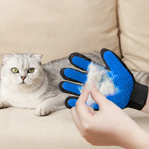Silicone Pet Grooming & Bathing Glove — Deshedding Made Easy