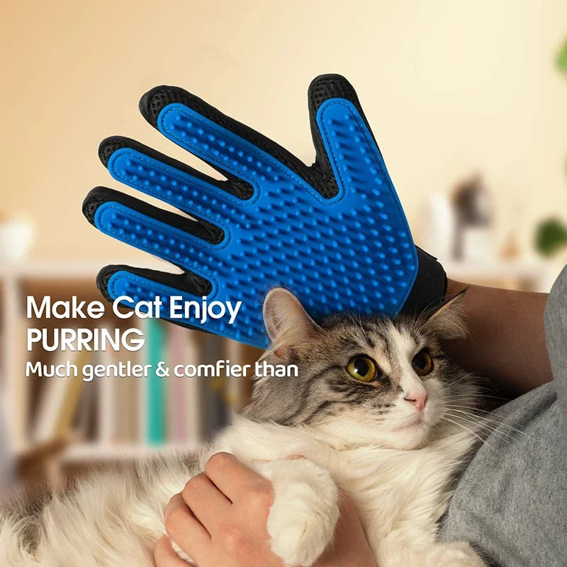 Silicone Pet Grooming & Bathing Glove — Deshedding Made Easy